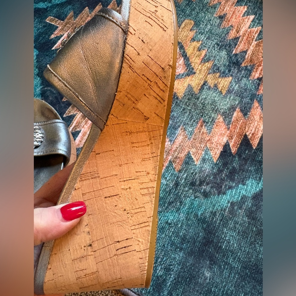 Coach Judith wedge sandals, metallic, cork heel; large signature pendant. - Picture 11 of 15